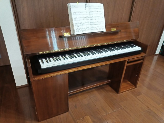 電子ピアノ台